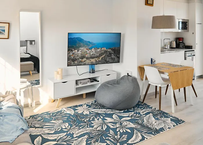 Beachfront Studio, Sea Views, Rooftop Terrace, Playa De Aro アパート プラヤ・デアロ