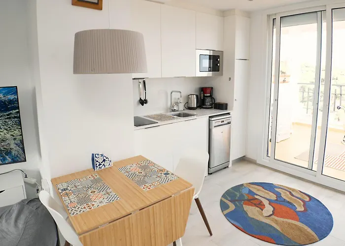 アパート Beachfront Studio, Sea Views, Rooftop Terrace, Playa De Aro プラヤ・デアロ