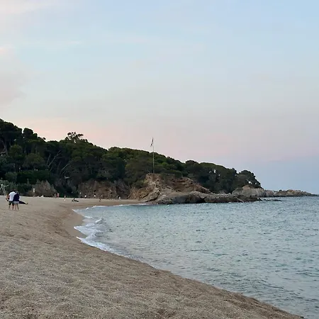 Beachfront Studio, Sea Views, Rooftop Terrace, Playa De Aro Διαμέρισμα *