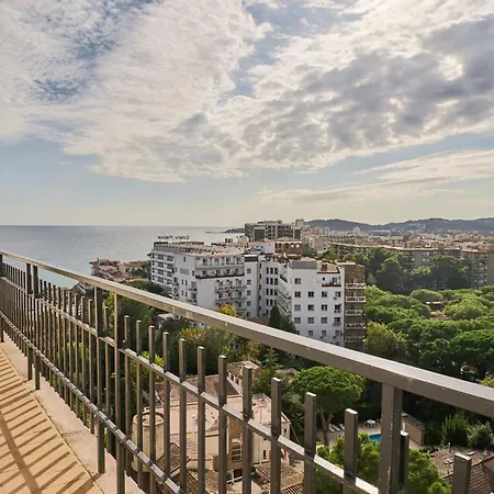 Beachfront Studio, Sea Views, Rooftop Terrace, Playa De Aro *